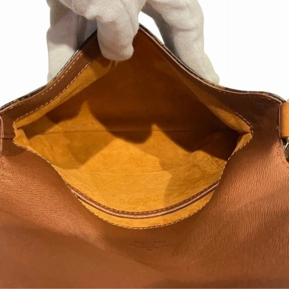 Louis Vuitton Musette Salsa - Picture 9 of 9